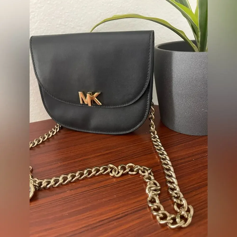 MICHAEL KORS - Black Fanny Pack Belt Bag Purse